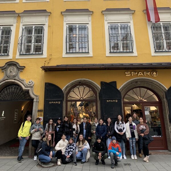 Besuch der 1. Klassen in Mozarts Geburtshaus 